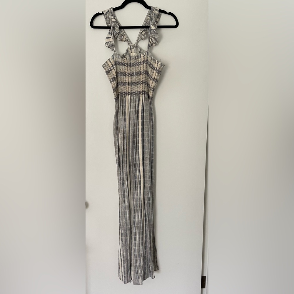 Chic Striped Maxi Dress in Gray
